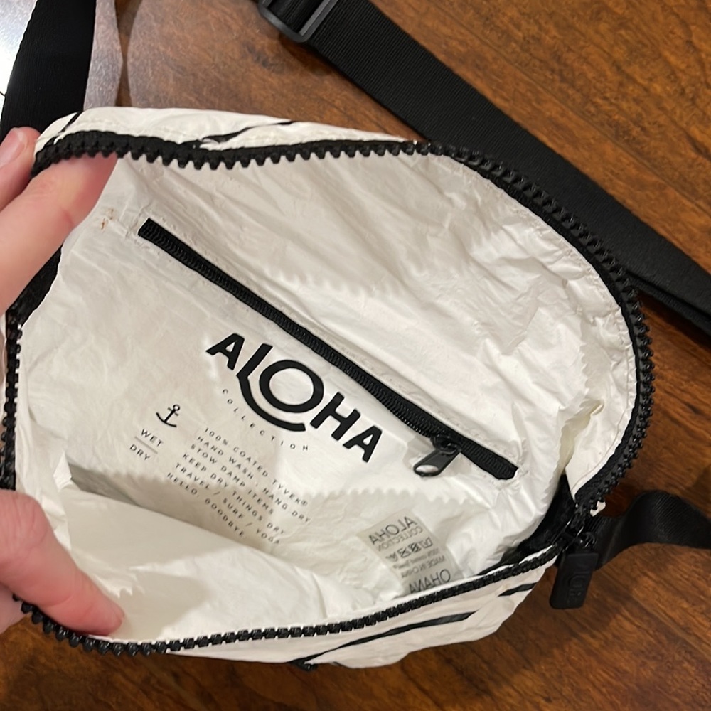 ALOHAS White and Black Men's Bag - Picture 3 of 5